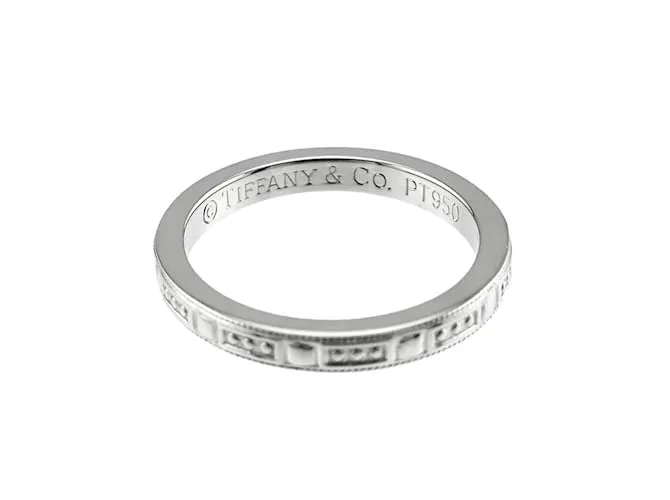 Anillo Legacy en Platino de Tiffany & Co. 