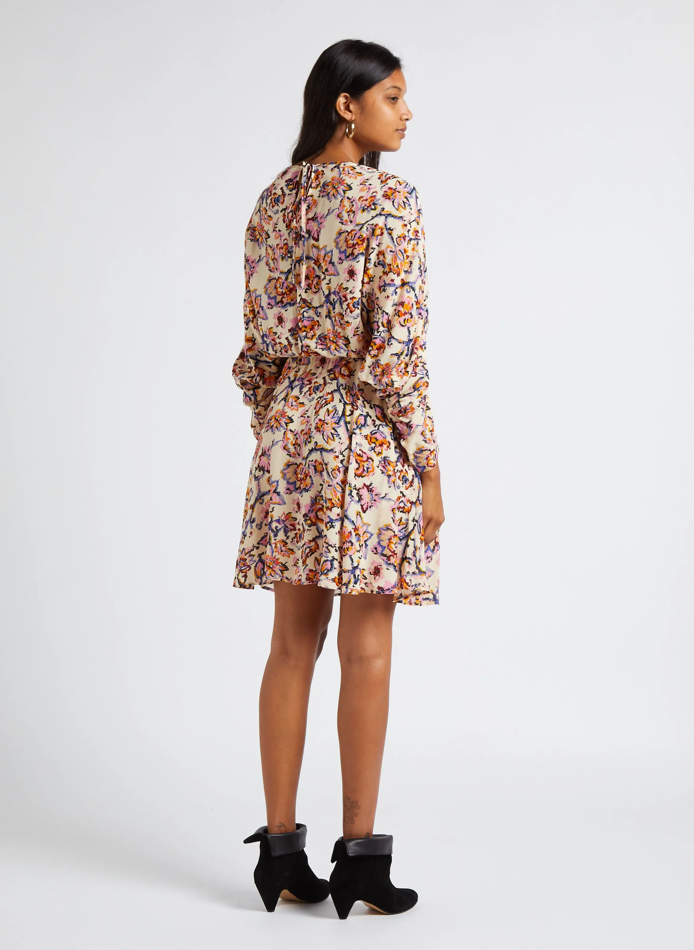 BERENICE RAKY  VESTIDO CORTO CON CUELLO REDONDO EN MULTICOLOR