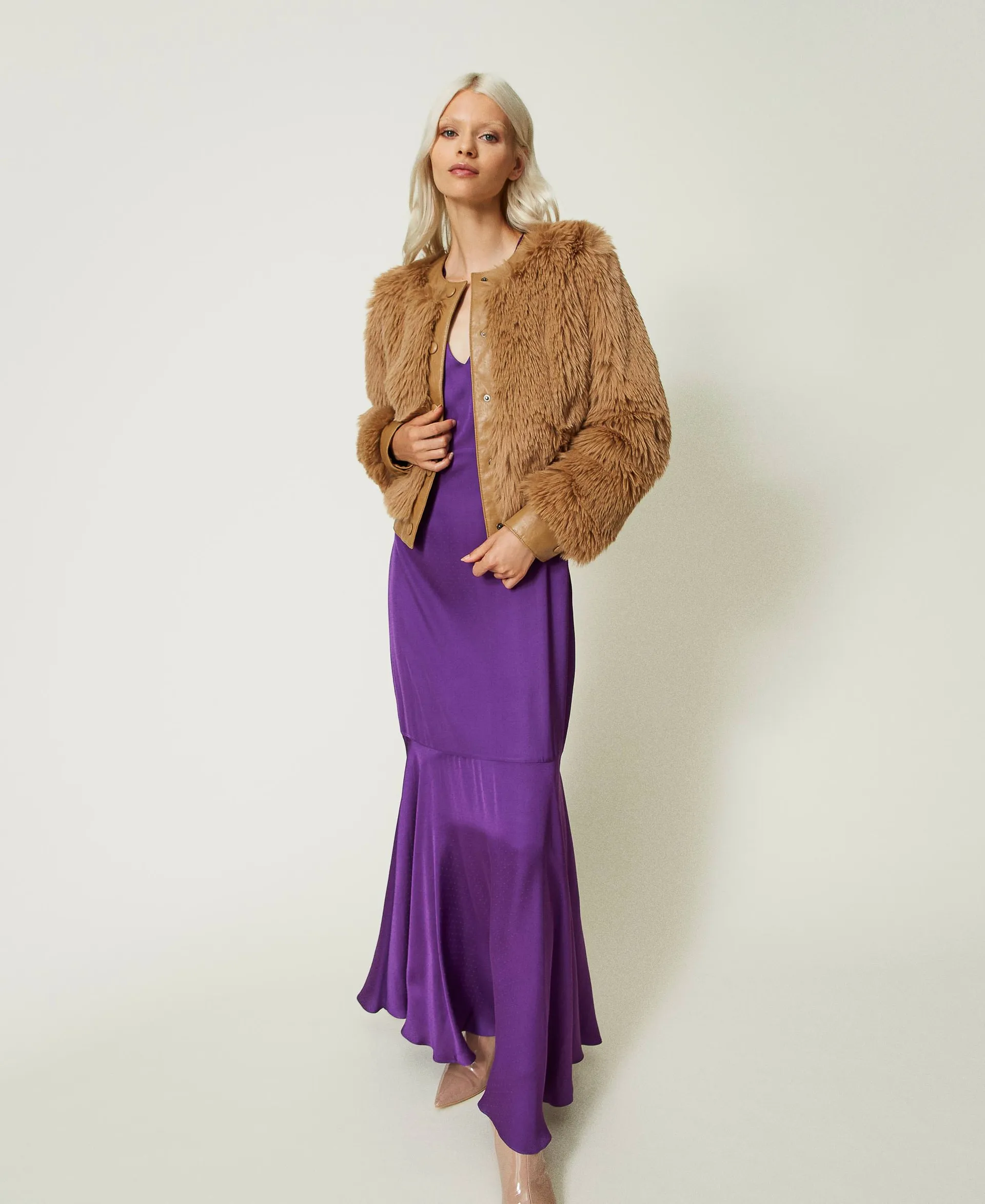 Blouson court en fausse fourrure