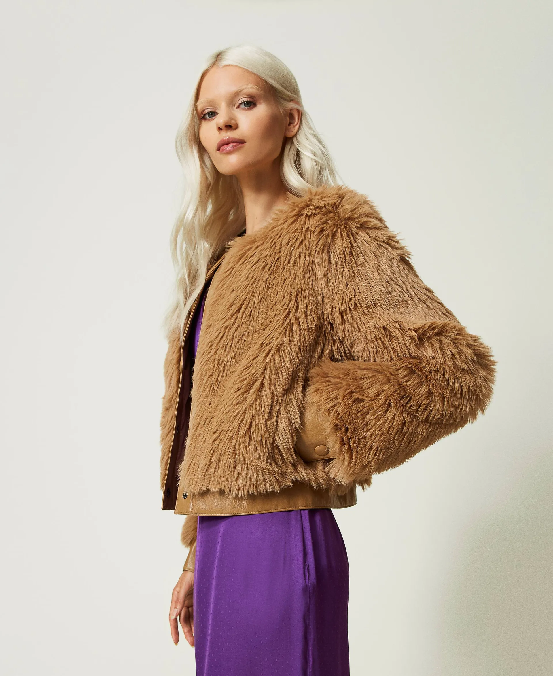 Blouson court en fausse fourrure