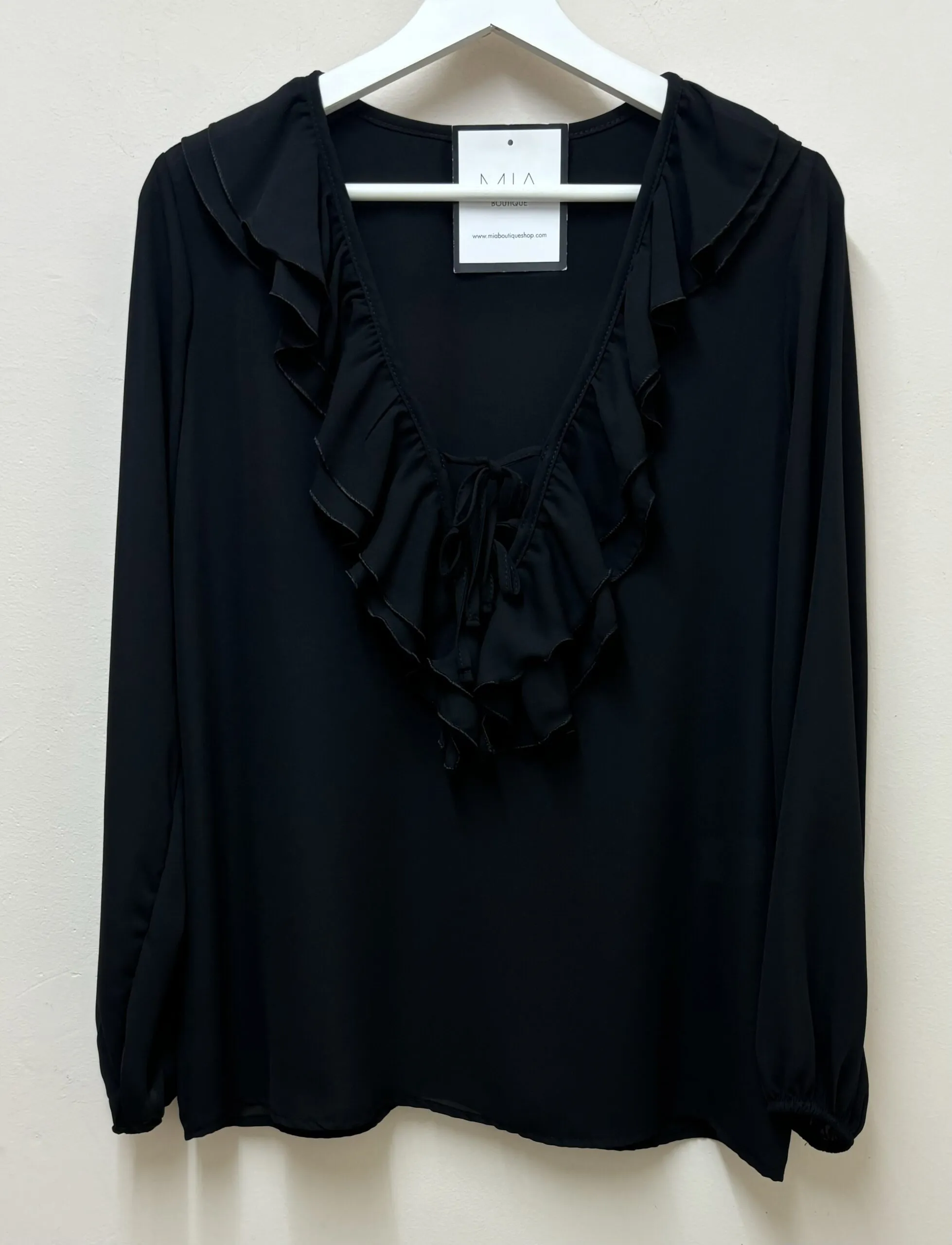 Blusa Escote Volante Negra