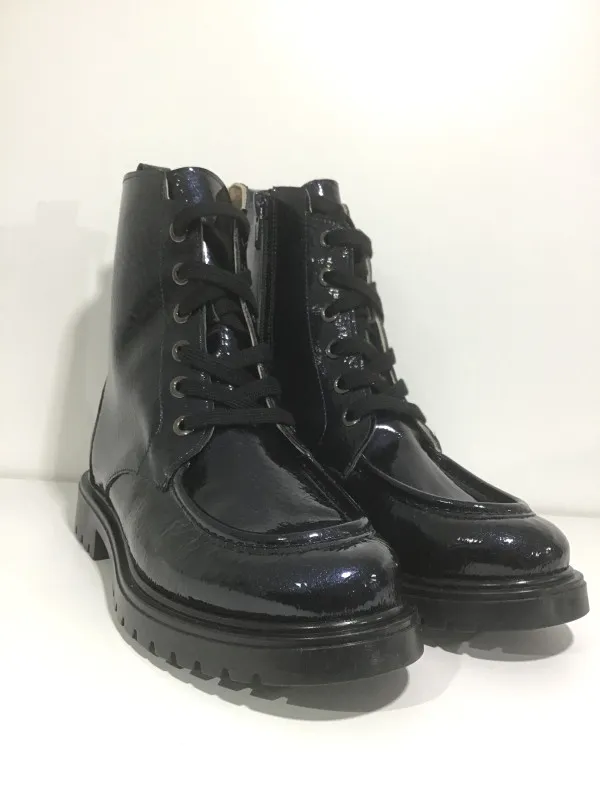 Bota charol azul marino