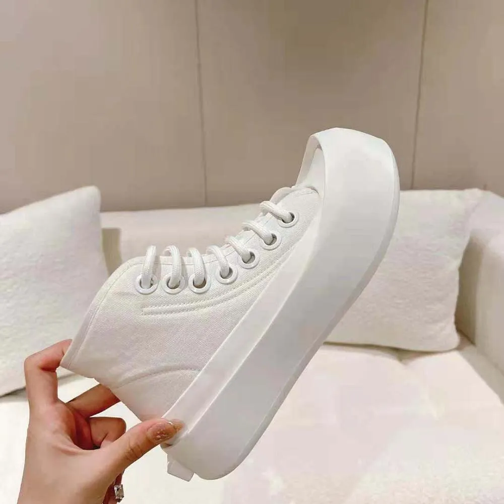 BOTTEGA VENETA ZAPATILLAS JUMBO UNISEX DE NAILON CON CORDONES Y CAñA ALTABLANCO