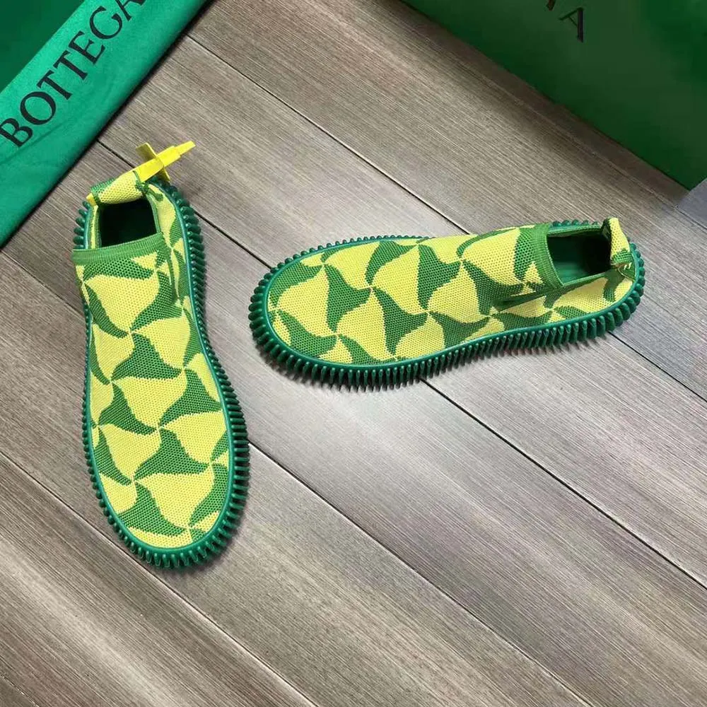 BOTTEGA VENETA ZAPATILLAS SIN CORDONES UNISEX CON TEJIDO TéCNICO ONDULADO Y TRIáNGULO ONDULADOLIME