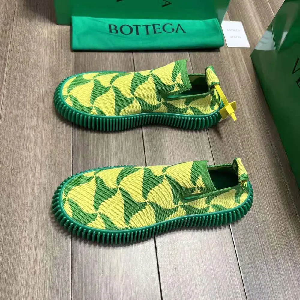 BOTTEGA VENETA ZAPATILLAS SIN CORDONES UNISEX CON TEJIDO TéCNICO ONDULADO Y TRIáNGULO ONDULADOLIME