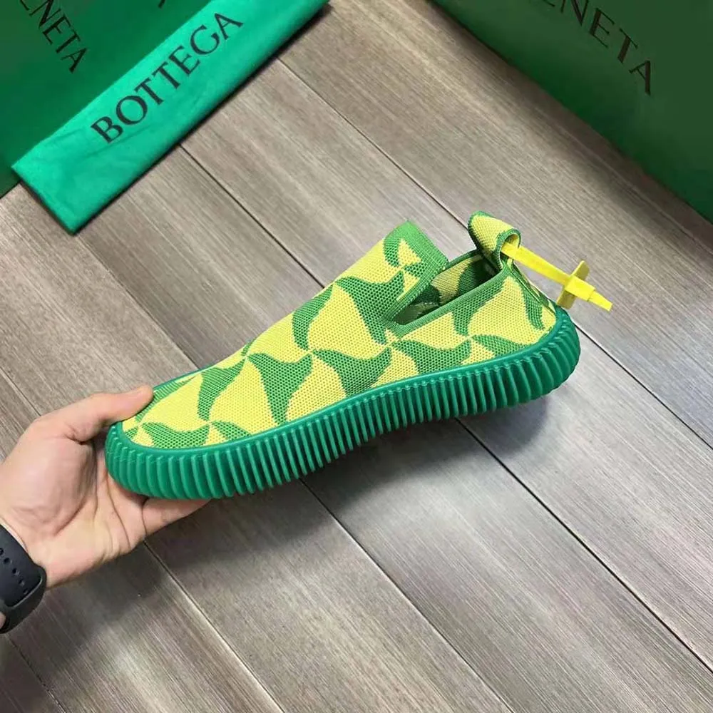 BOTTEGA VENETA ZAPATILLAS SIN CORDONES UNISEX CON TEJIDO TéCNICO ONDULADO Y TRIáNGULO ONDULADOLIME