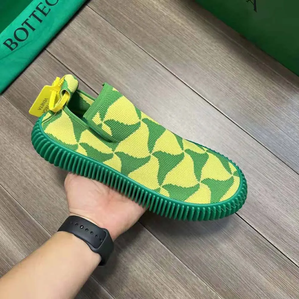 BOTTEGA VENETA ZAPATILLAS SIN CORDONES UNISEX CON TEJIDO TéCNICO ONDULADO Y TRIáNGULO ONDULADOLIME
