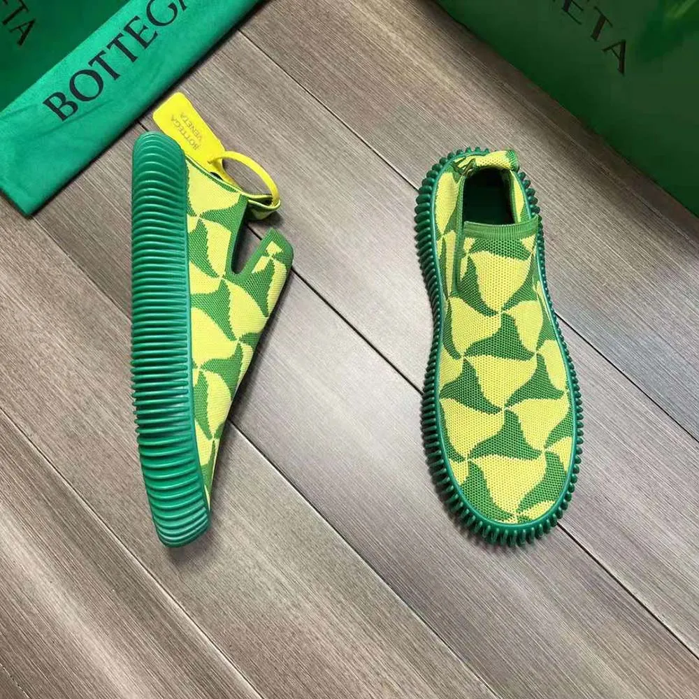 BOTTEGA VENETA ZAPATILLAS SIN CORDONES UNISEX CON TEJIDO TéCNICO ONDULADO Y TRIáNGULO ONDULADOLIME