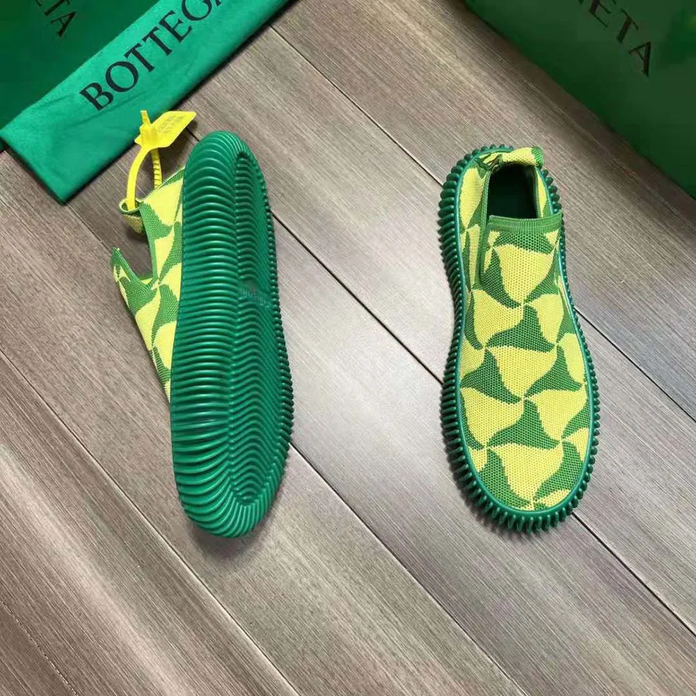 BOTTEGA VENETA ZAPATILLAS SIN CORDONES UNISEX CON TEJIDO TéCNICO ONDULADO Y TRIáNGULO ONDULADOLIME