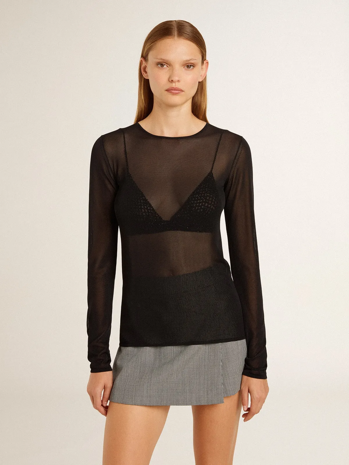 Camisa de cuello redondo de mujer de color negro