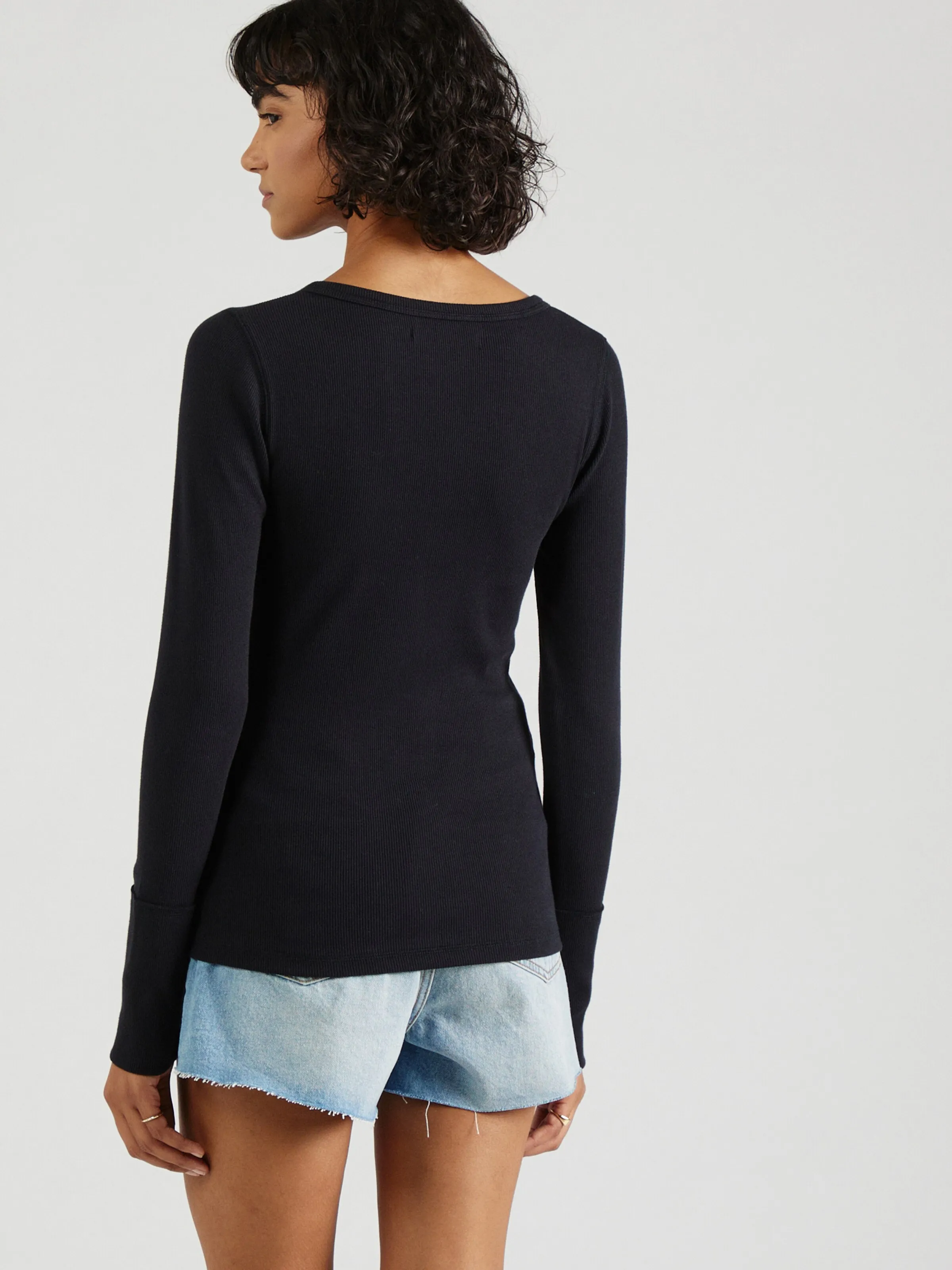 Camiseta Abercrombie & Fitch en Negro