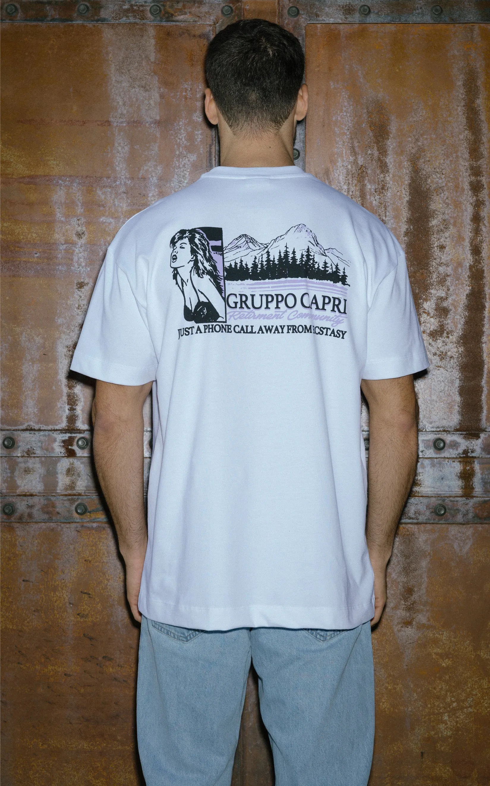 Camiseta Capri Retirement Community