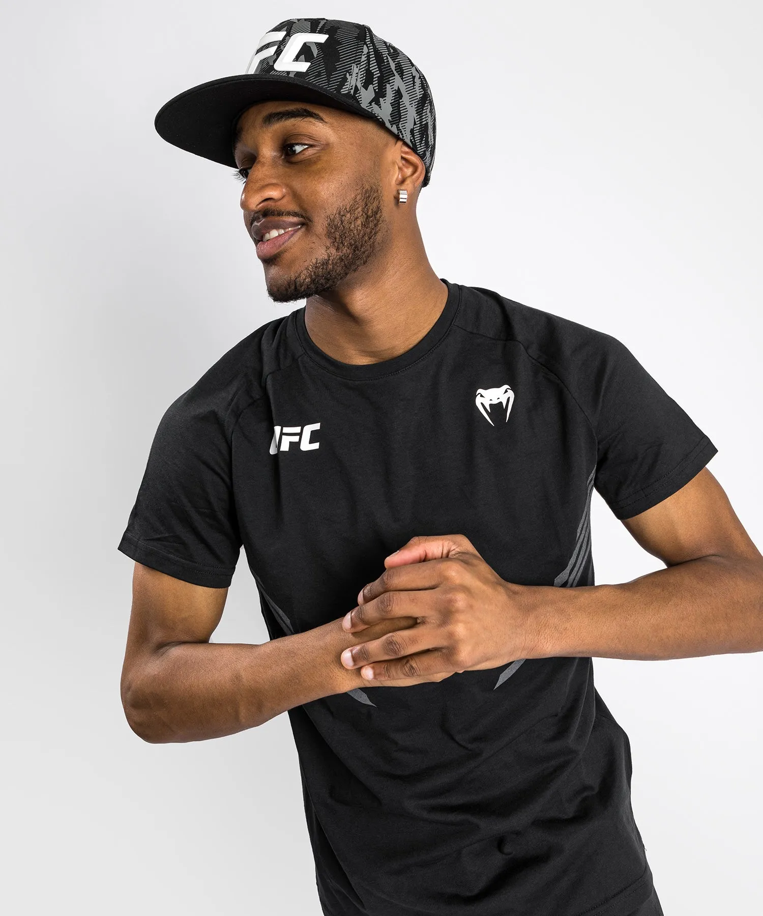 CAMISETA PARA HOMBRE UFC VENUM REPLICA  NEGRO
