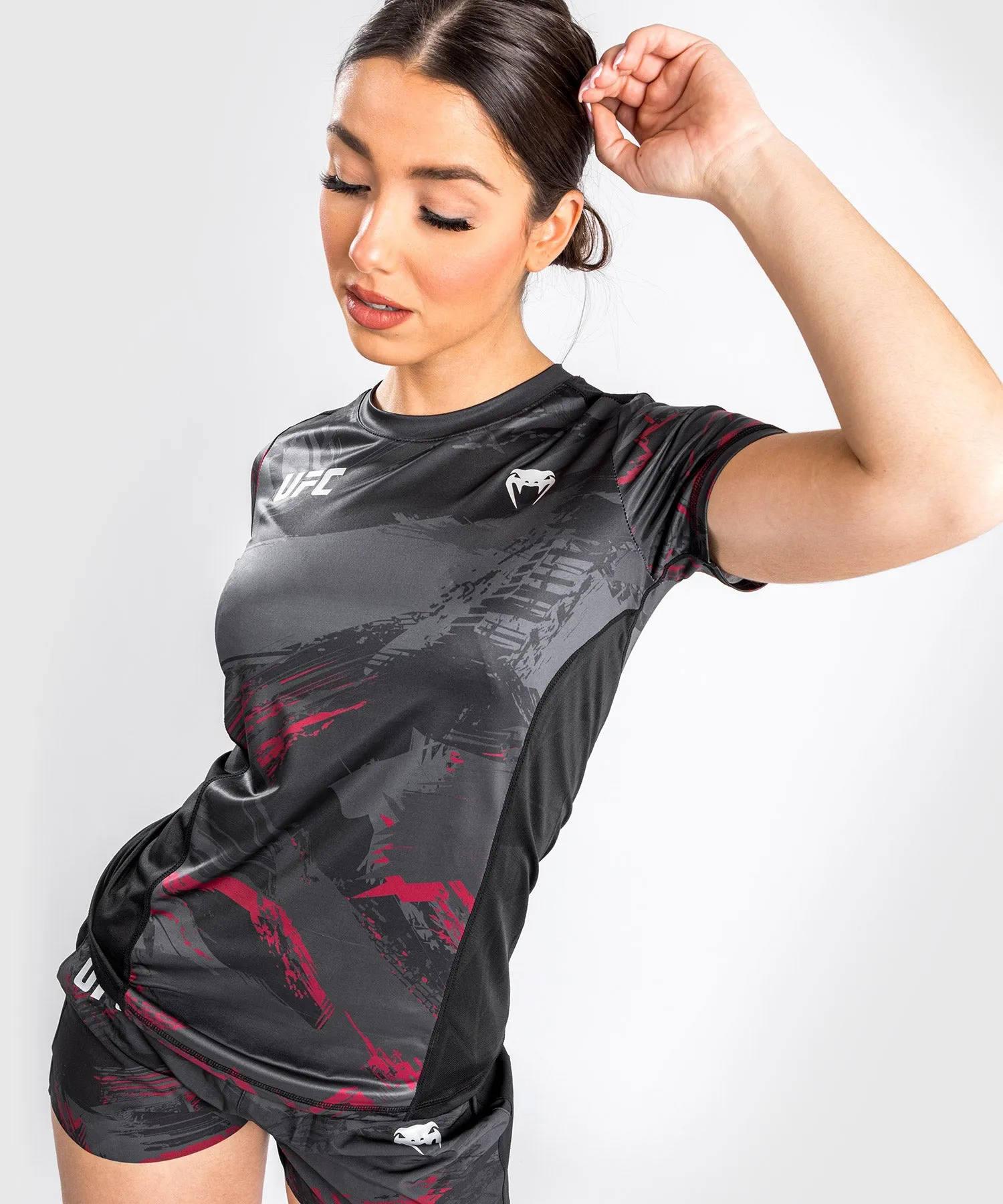 CAMISETA UFC VENUM AUTHENTIC FIGHT WEEK 2.0 DRYTECH  PARA MUJER  NEGRO/ROJO
