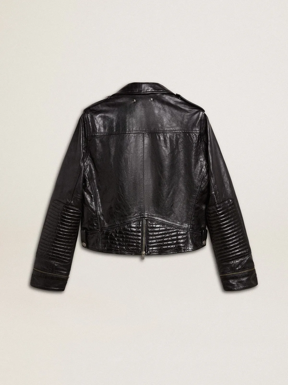 Cazadora perfecto para mujer de color negro con efecto brillante