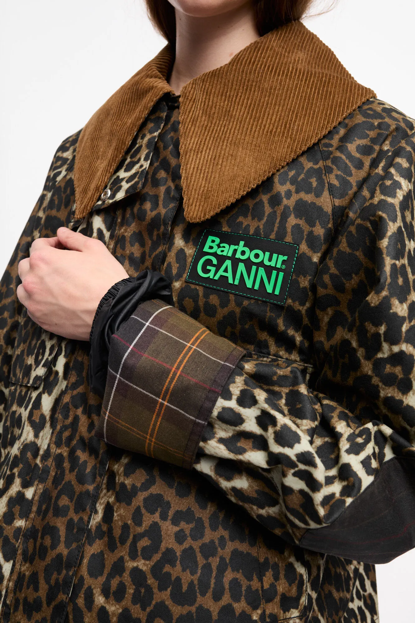 Chaqueta encerada con estampado de leopardo Ganni x Barbour