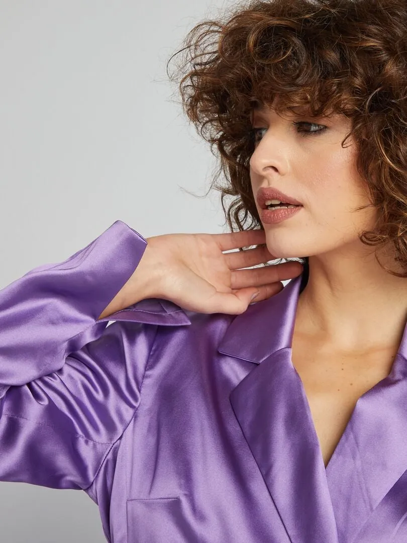 CHAQUETA LARGA DE RASO  PURPURA