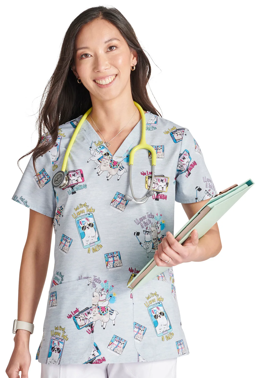 CHEROKEE VNECK PRINT TOP IN LLAMA TAKE A SELFIE