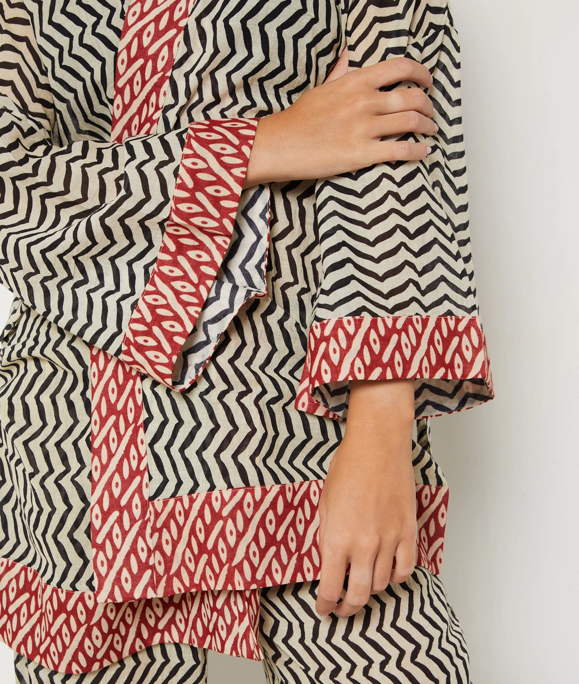 KIMONO MOTIVOS ZIGZAG BILY B IMP FD ECRU  ETAM