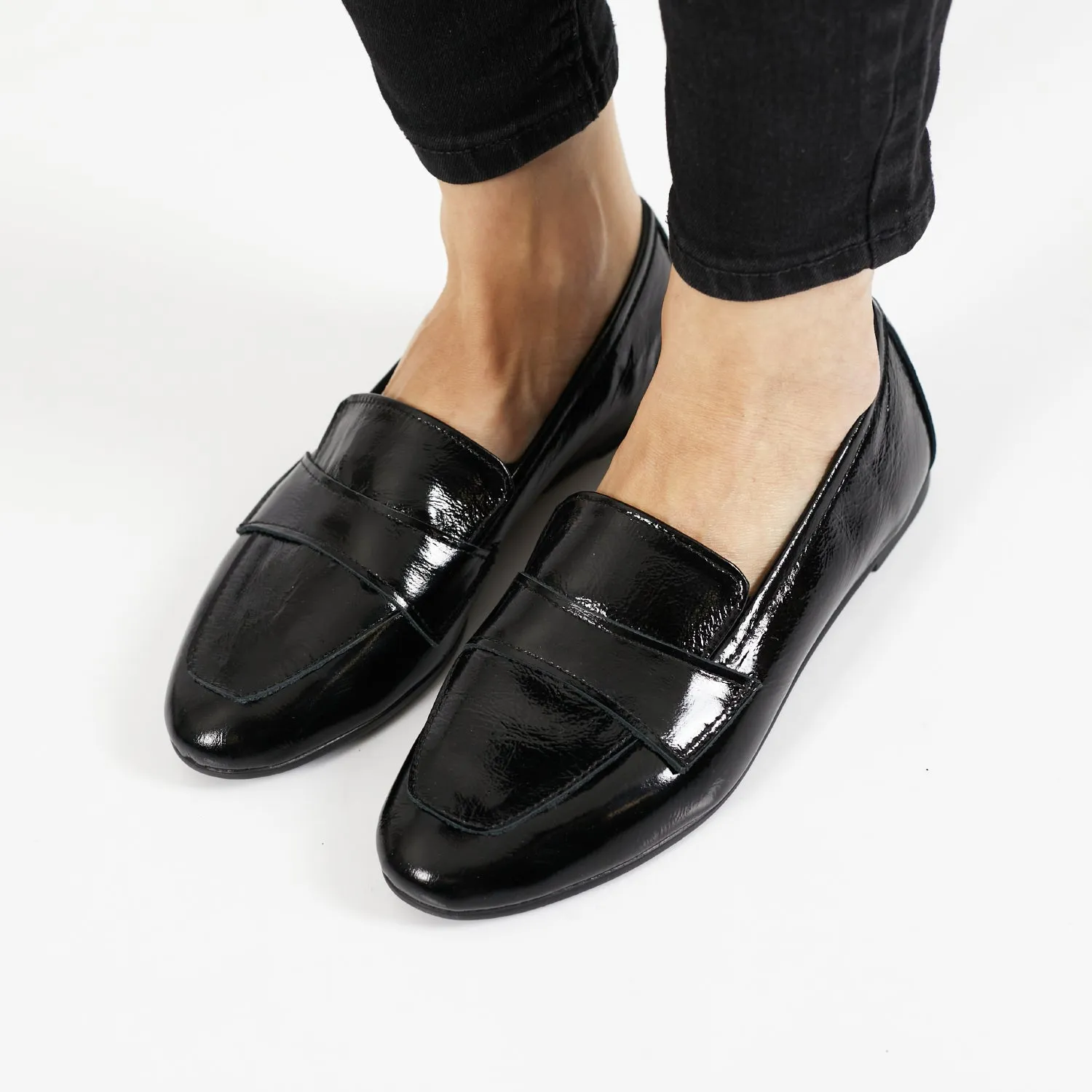 MOCASIN LORETO NEGRO CHAROL