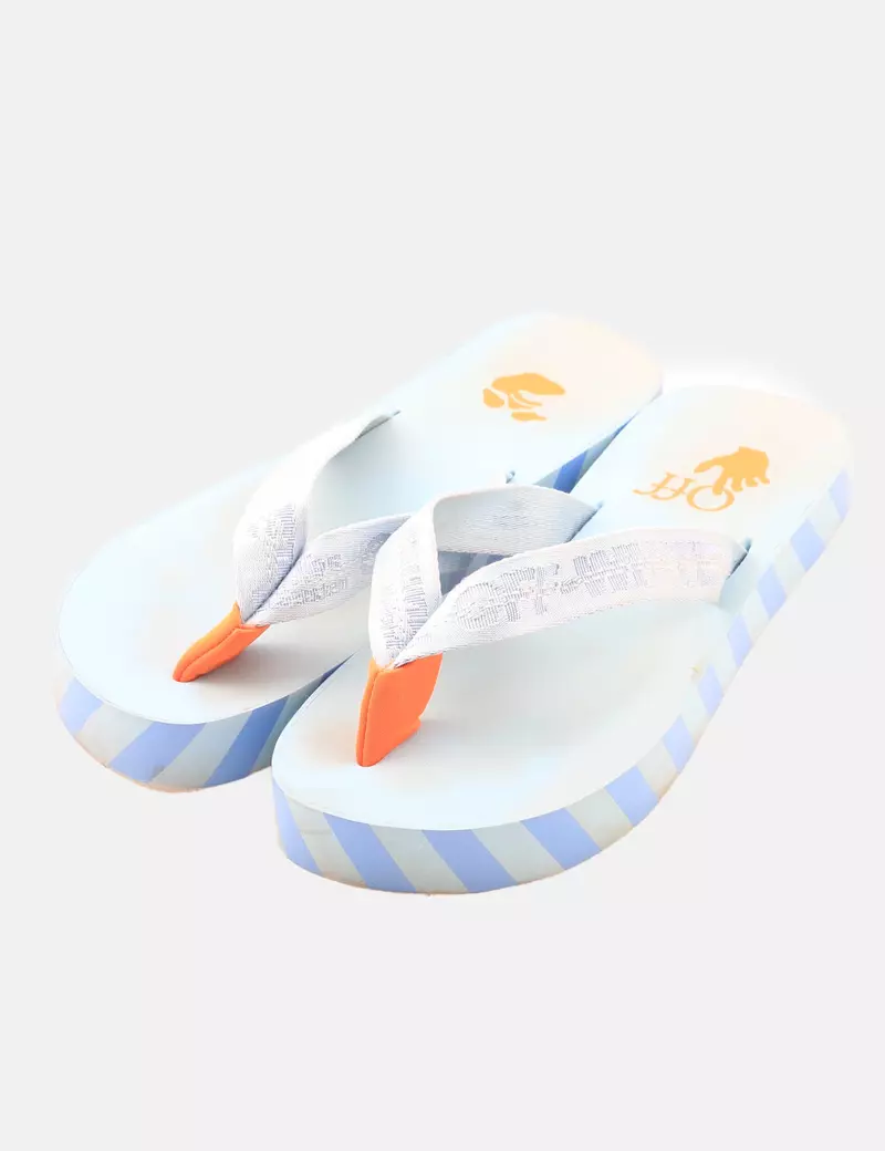 Off White Chancla azul básica