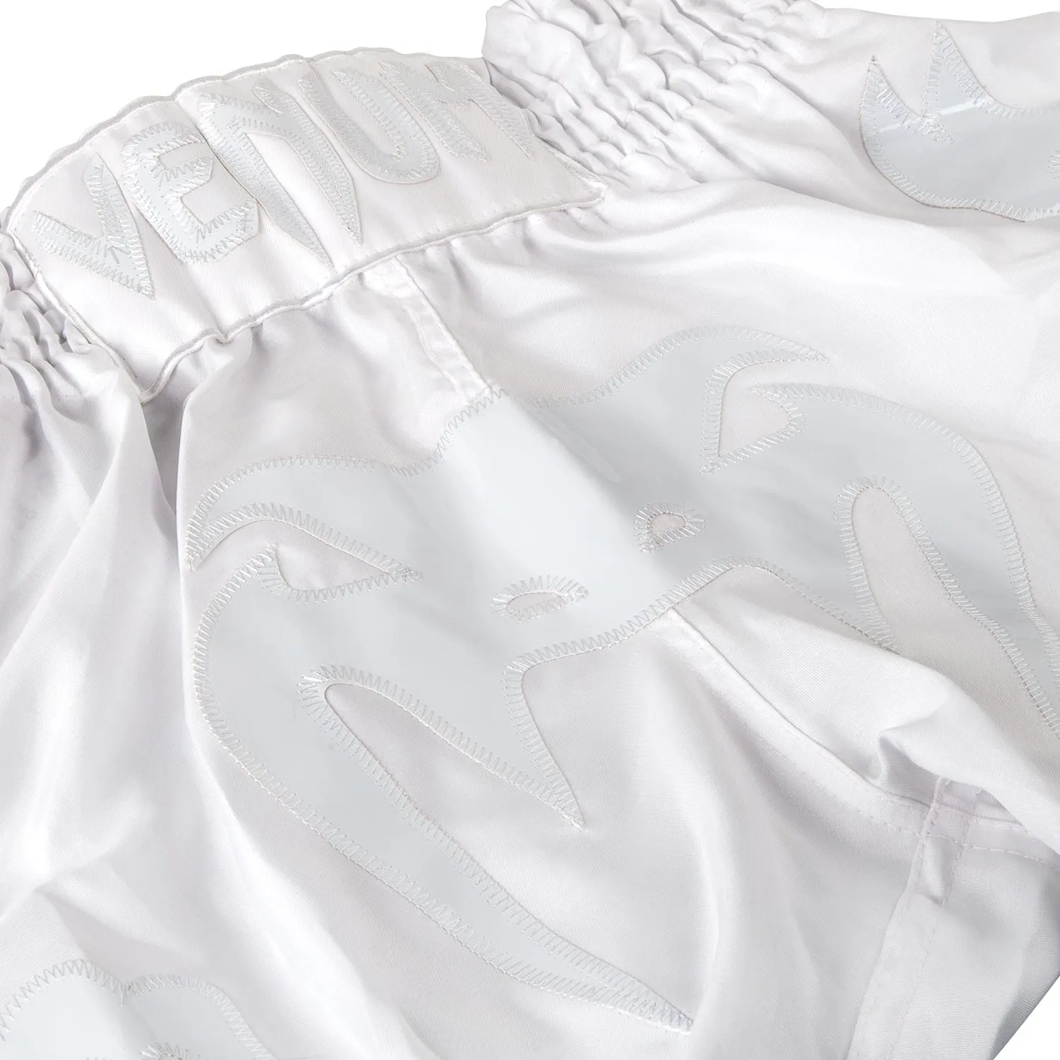 PANTALONES CORTOS DE MUAY THAI VENUM BANGKOK INFERNO   BLANCO/BLANCO
