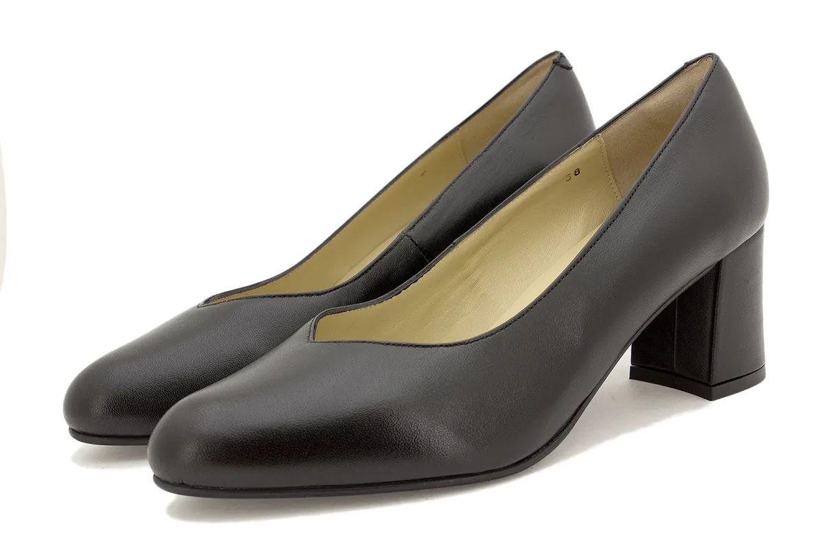 Pump Black Leather