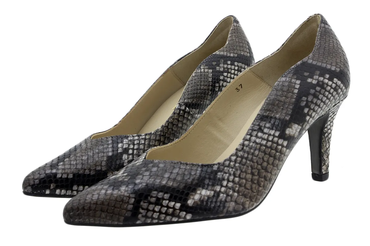 Pump Taupe Snake