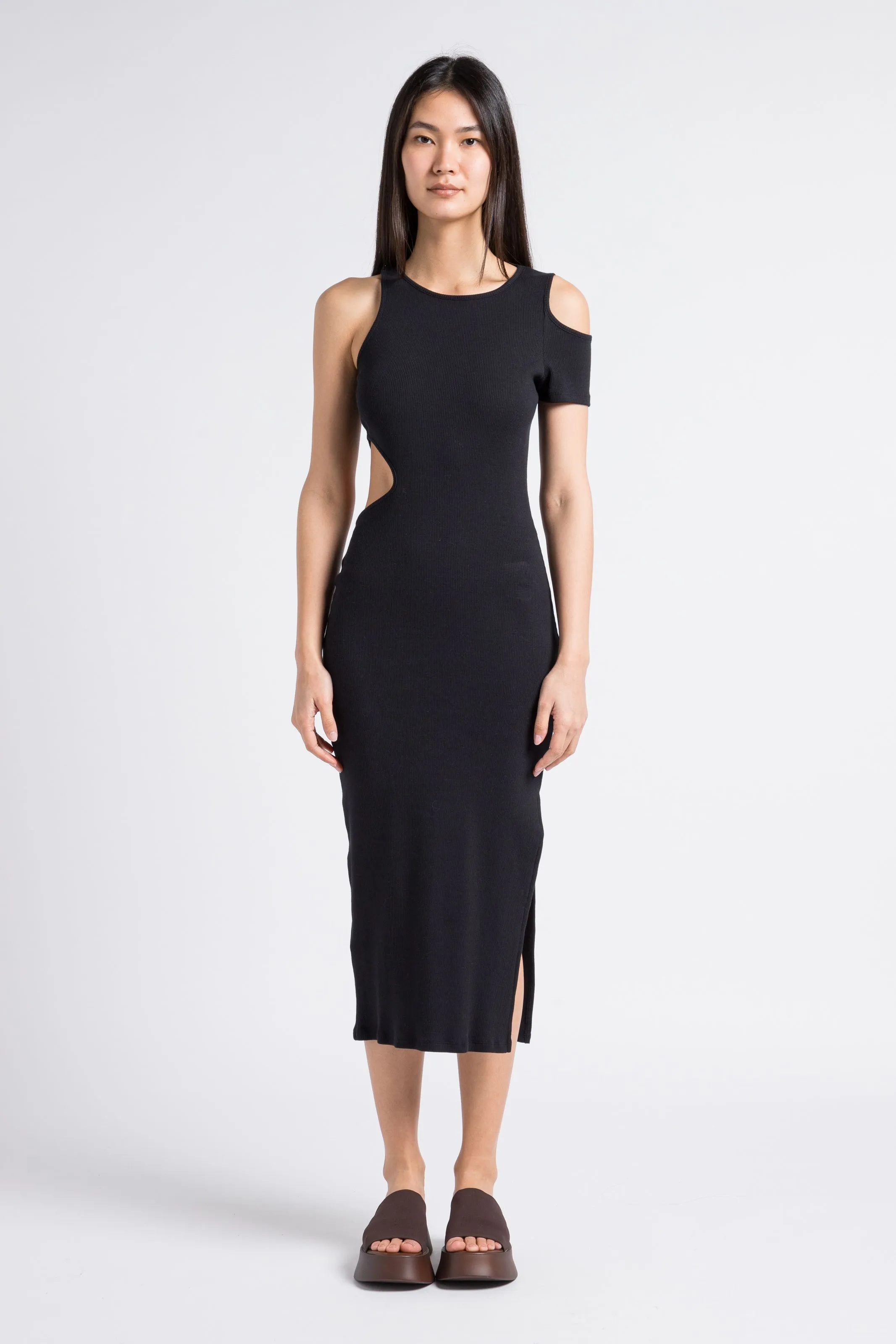 SAISON 1865 TILA  VESTIDO MIDI ASIMéTRICO DE CANALé EN NEGRO