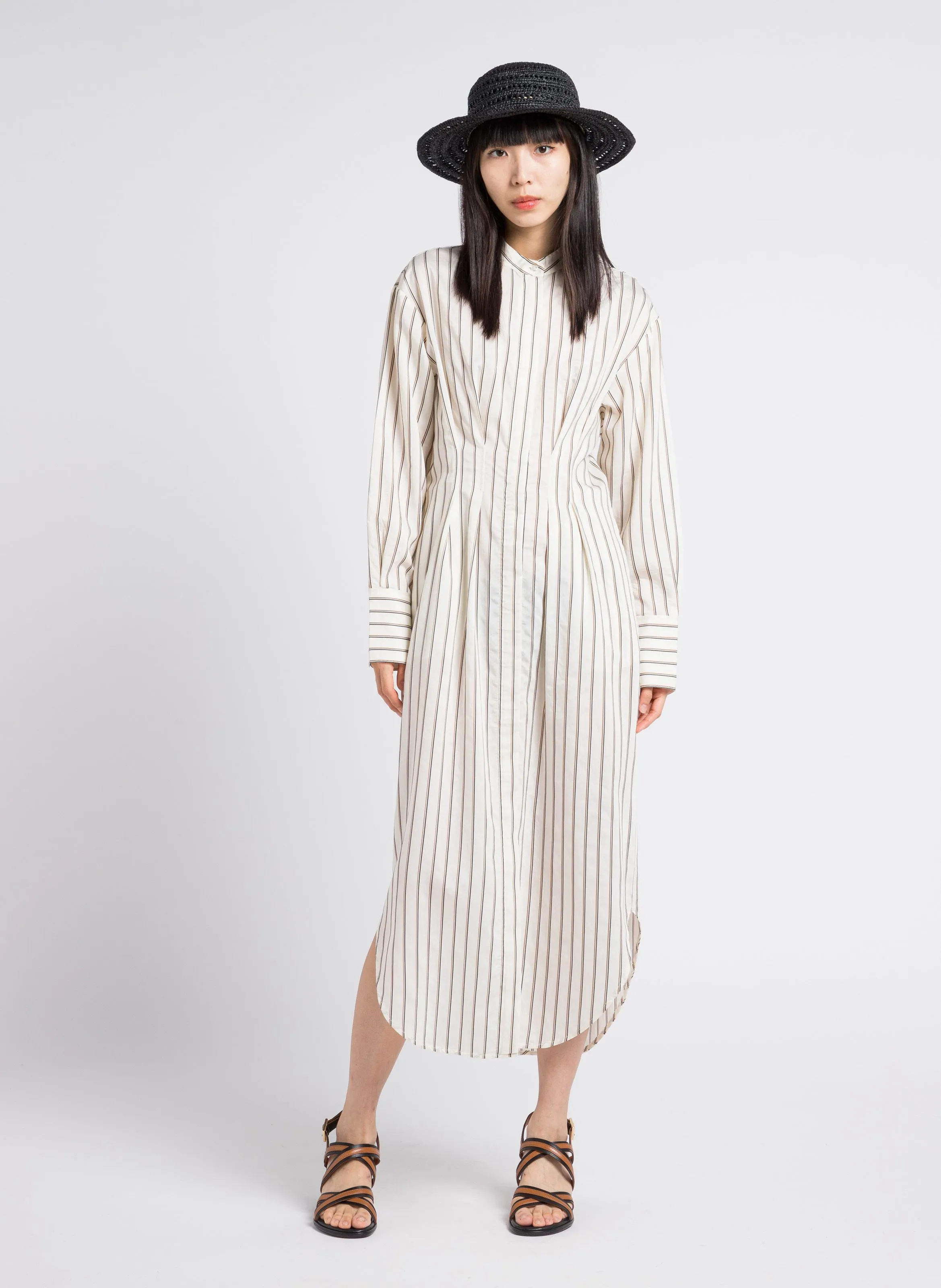SAMSOE SAMSOE SABOSSE  VESTIDO LARGO AJUSTADO CON CUELLO MAO EN BLANCO