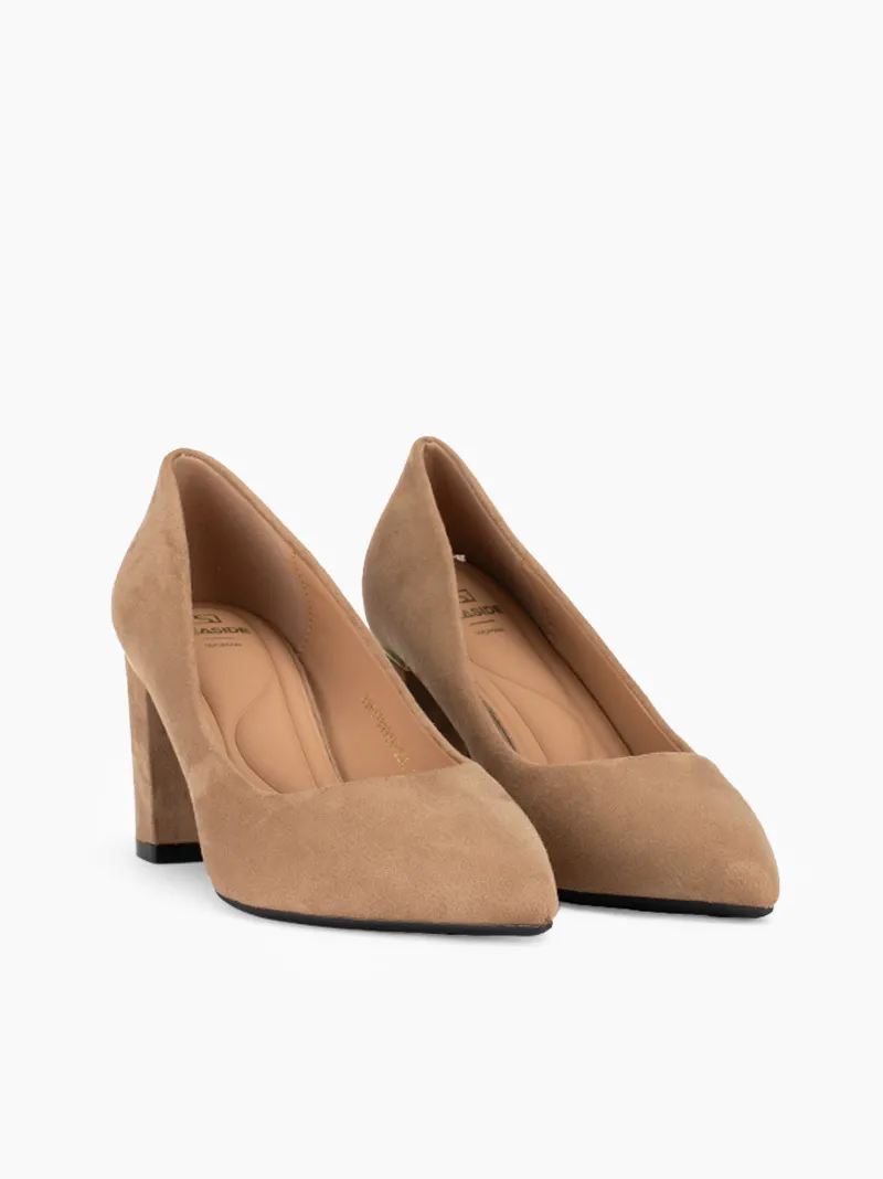 SAPATO PUMP DE TACÃO COM DETALHE METÁLICO EM FORMA PONTIAGUDA
