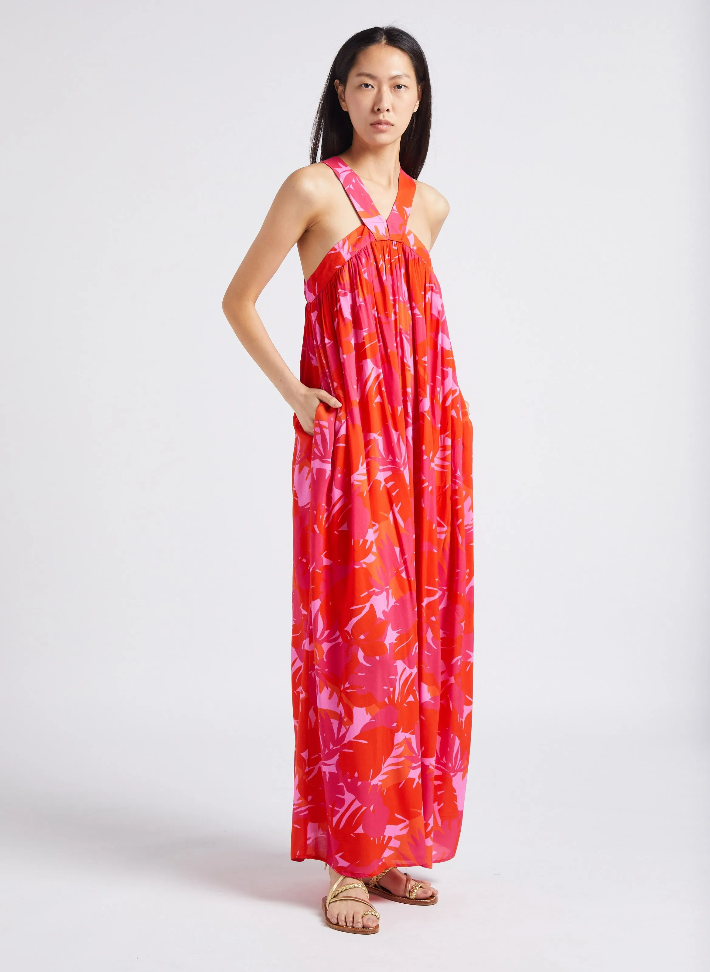 SEE U SOON Vestido largo estampado con cuello cuadrado en rojo