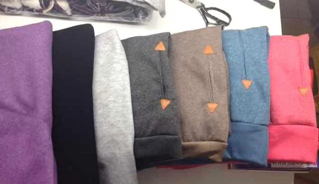 Sudadera con capucha y cremallera lateral