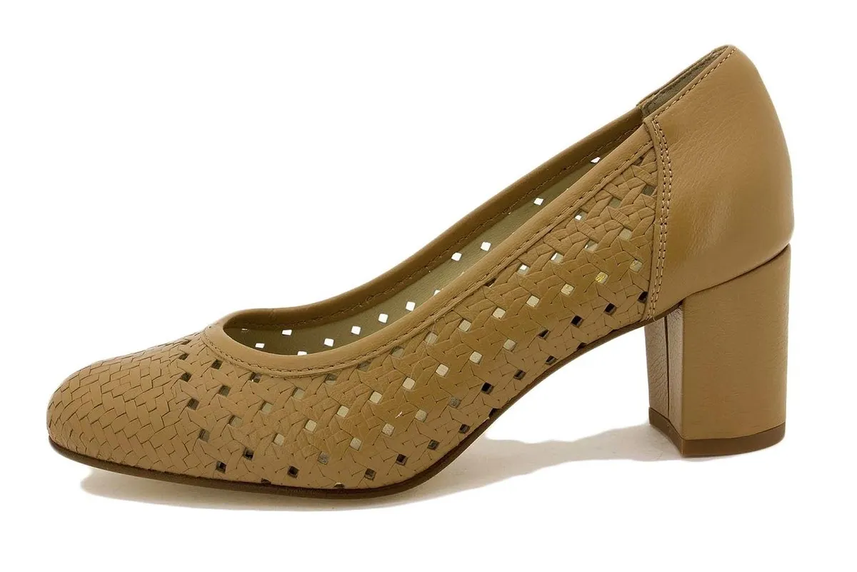 Tan Leather Pump