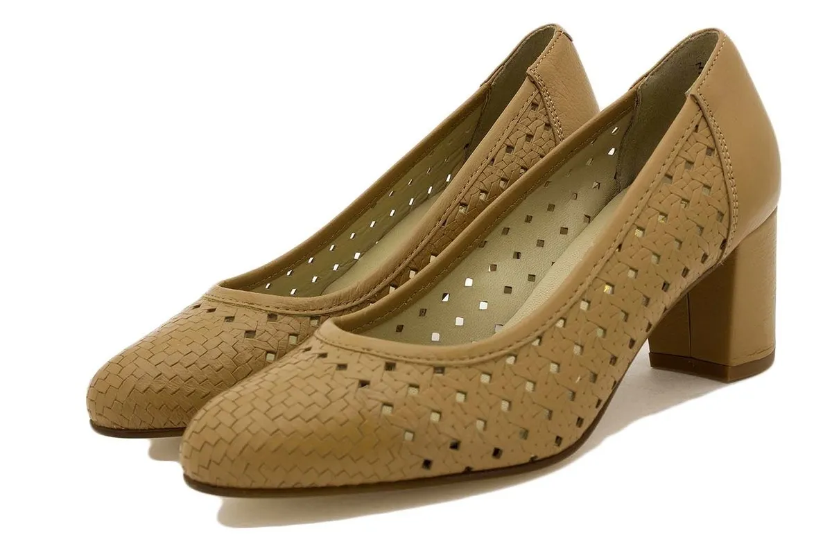 Tan Leather Pump