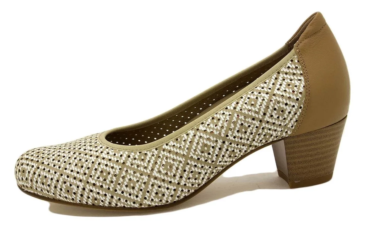 Tan Spike Pump
