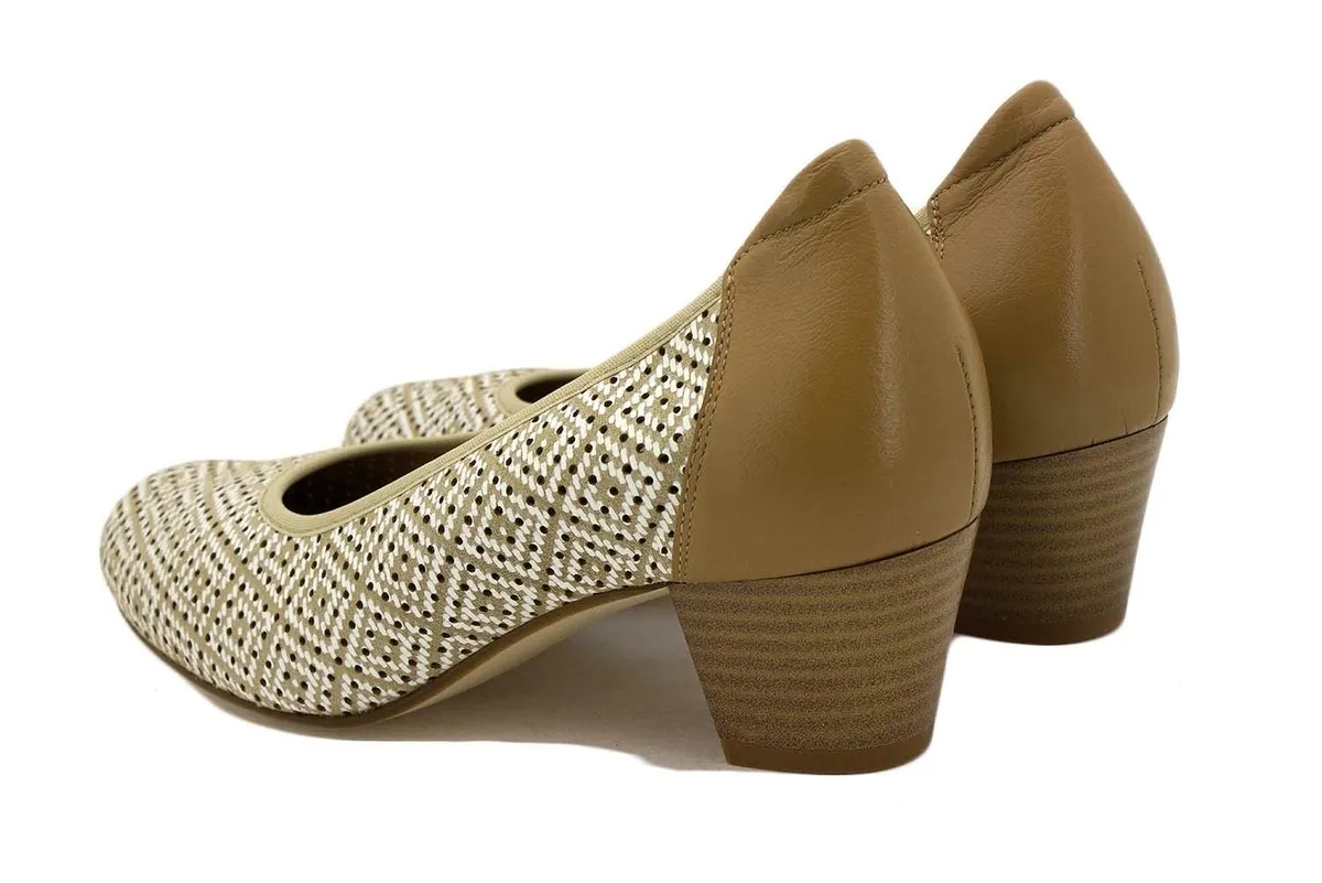 Tan Spike Pump