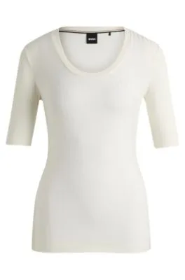 Top de cuello redondo en tejido elástico