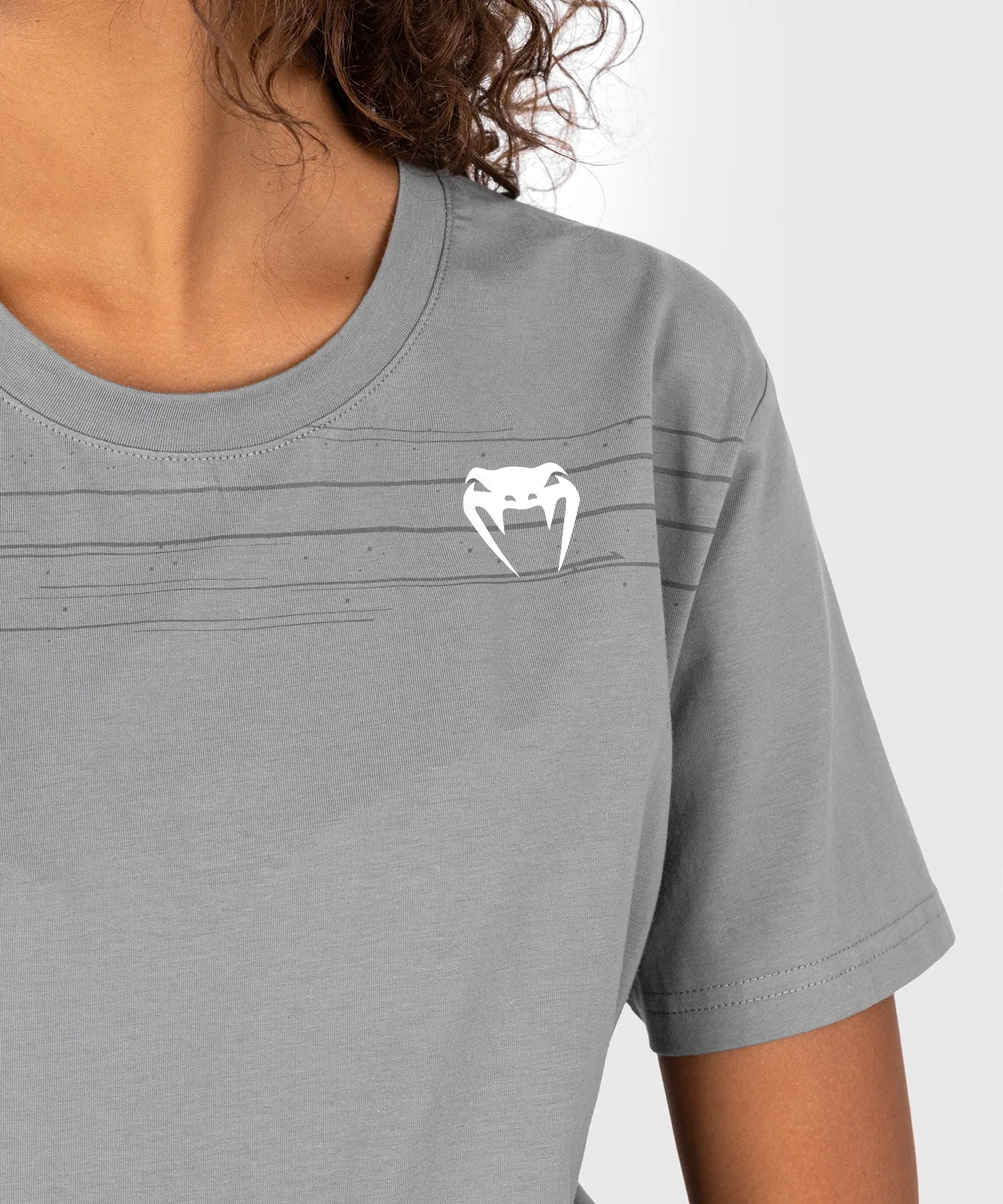 UFC VENUM PERFORMANCE INSTITUTE 2.0  CAMISETA DE MUJER  GRIS