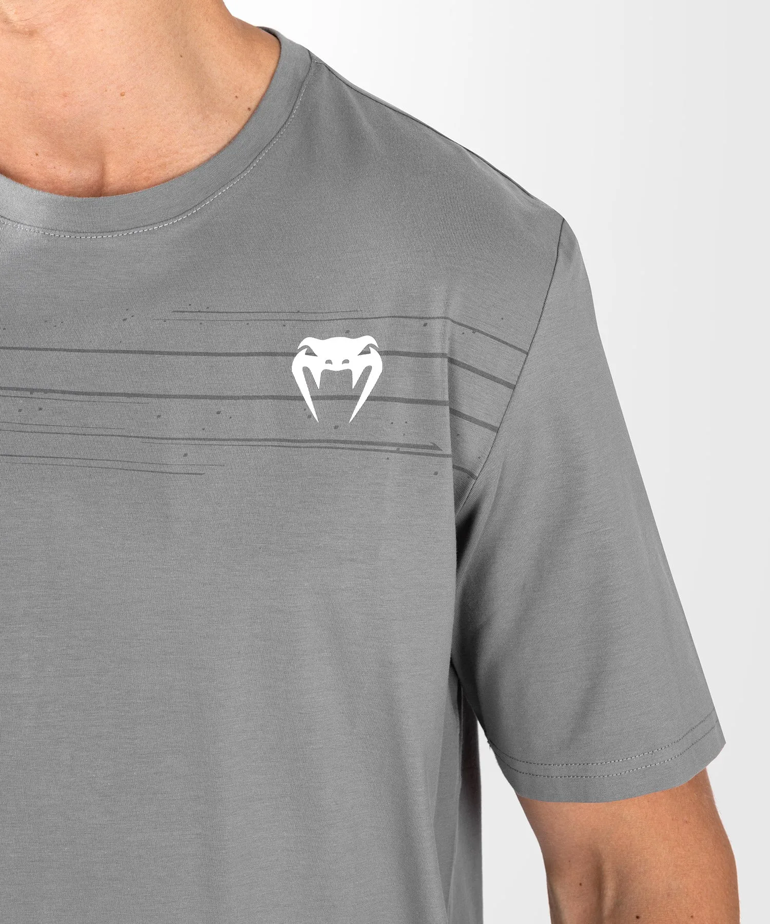 UFC VENUM PERFORMANCE INSTITUTE 2.0 CAMISETA PARA HOMBRE  GRIS