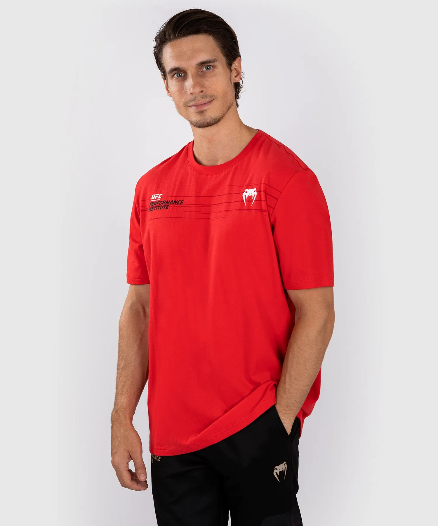 UFC VENUM PERFORMANCE INSTITUTE 2.0 CAMISETA  PARA HOMBRE ROJA