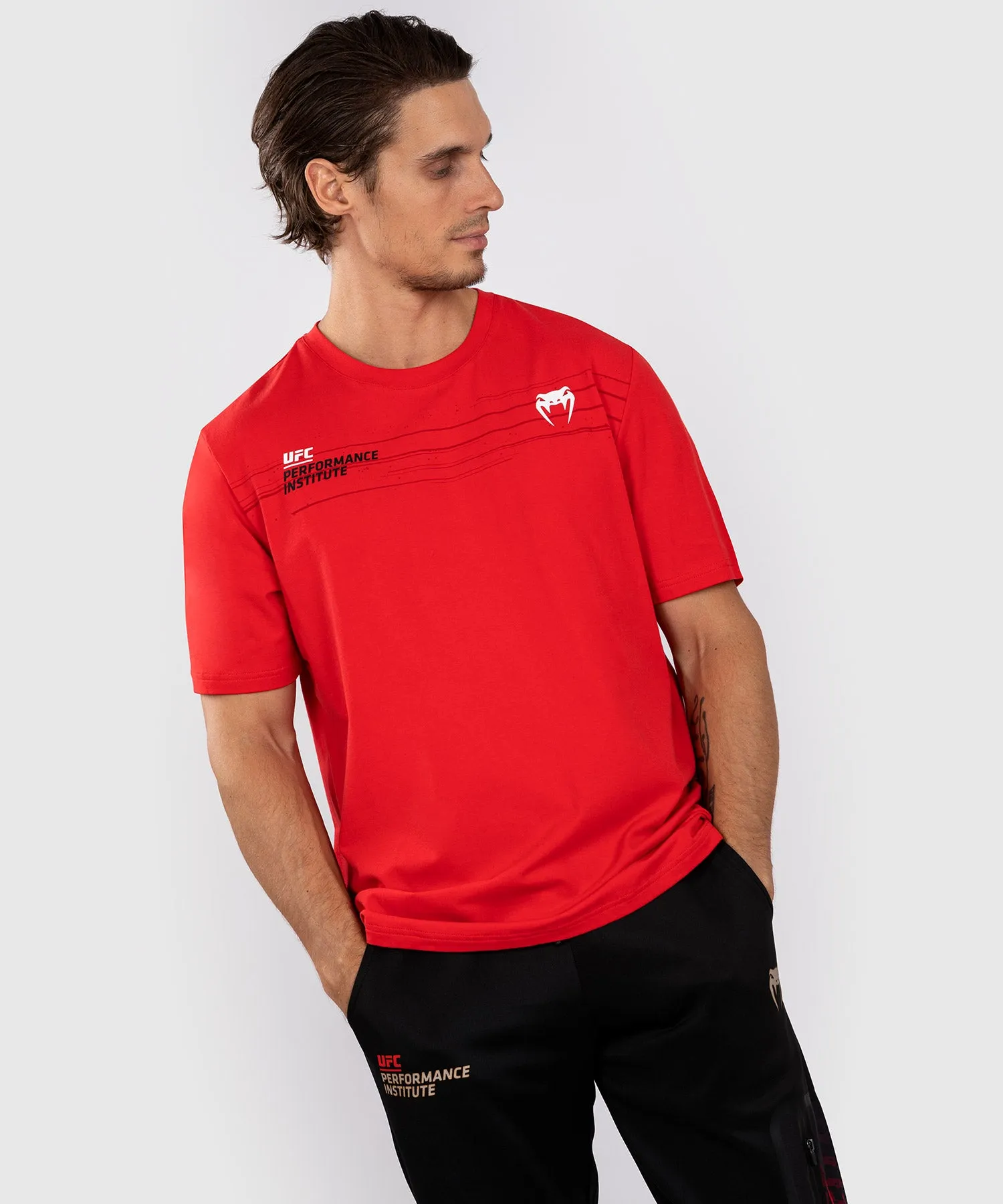 UFC VENUM PERFORMANCE INSTITUTE 2.0 CAMISETA  PARA HOMBRE ROJA