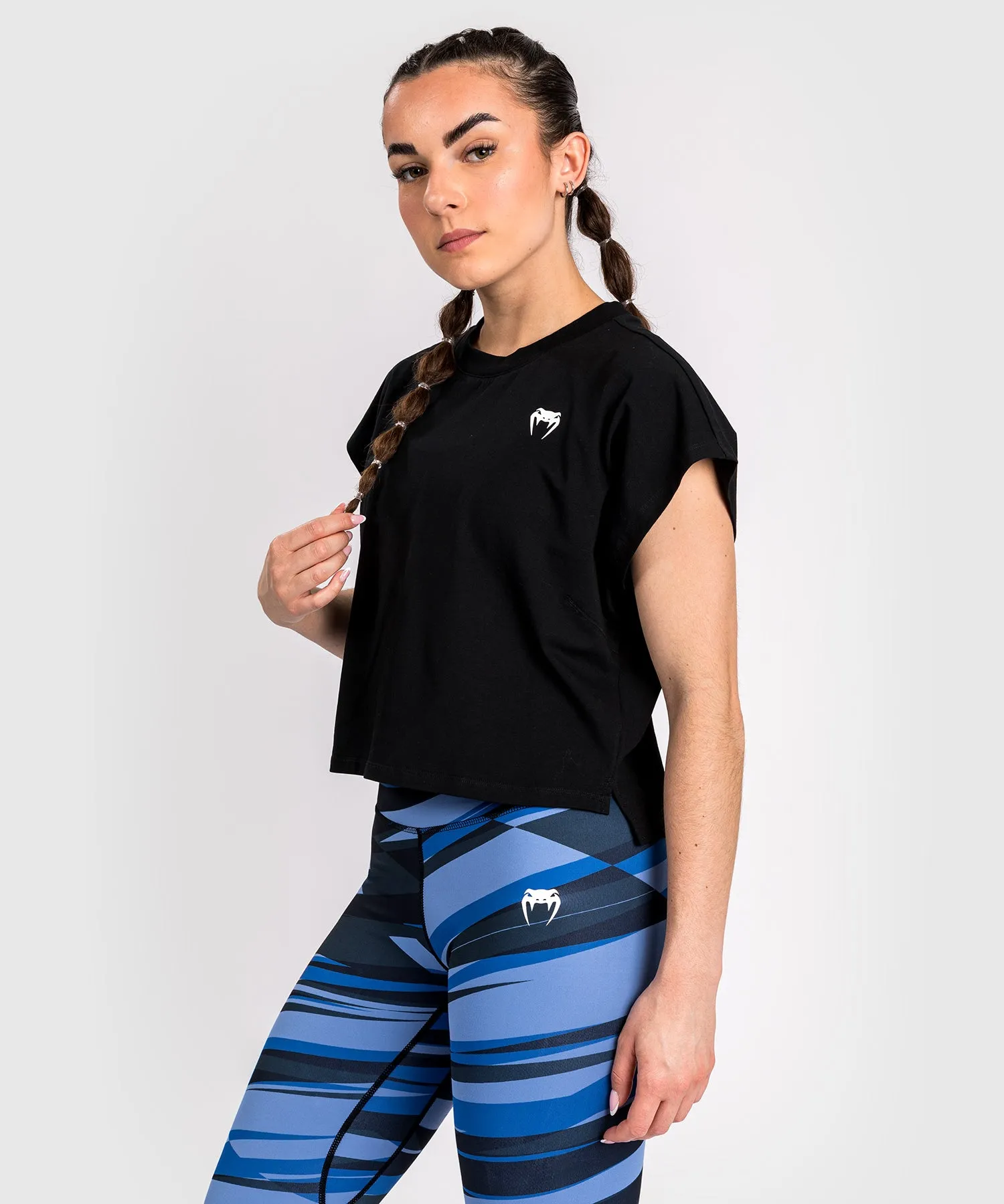 VENUM ABYSS CAMISETA CORTA PARA MUJER  NEGRO PROFUNDO