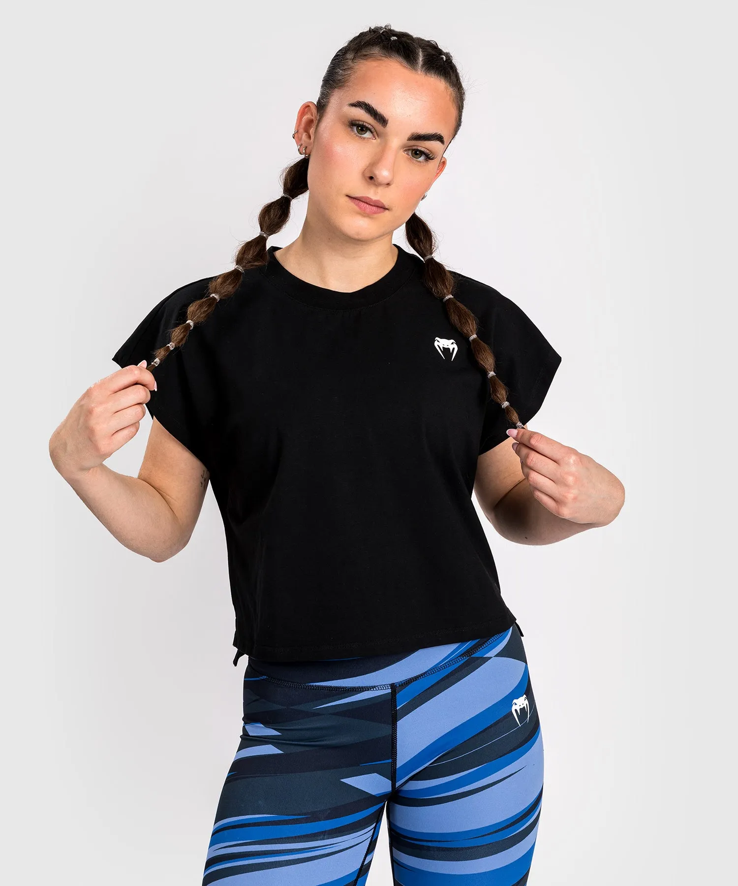 VENUM ABYSS CAMISETA CORTA PARA MUJER  NEGRO PROFUNDO