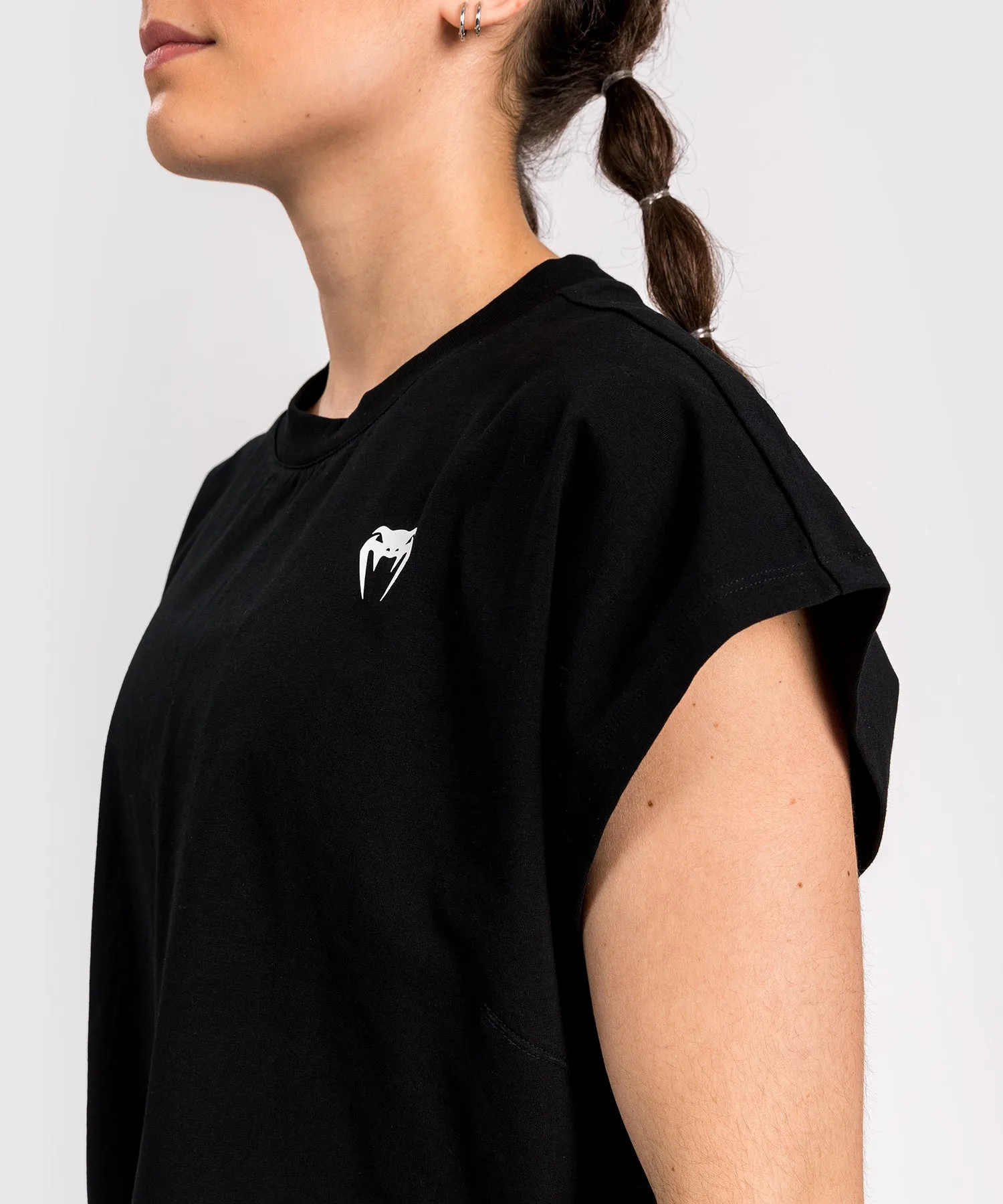 VENUM ABYSS CAMISETA CORTA PARA MUJER  NEGRO PROFUNDO