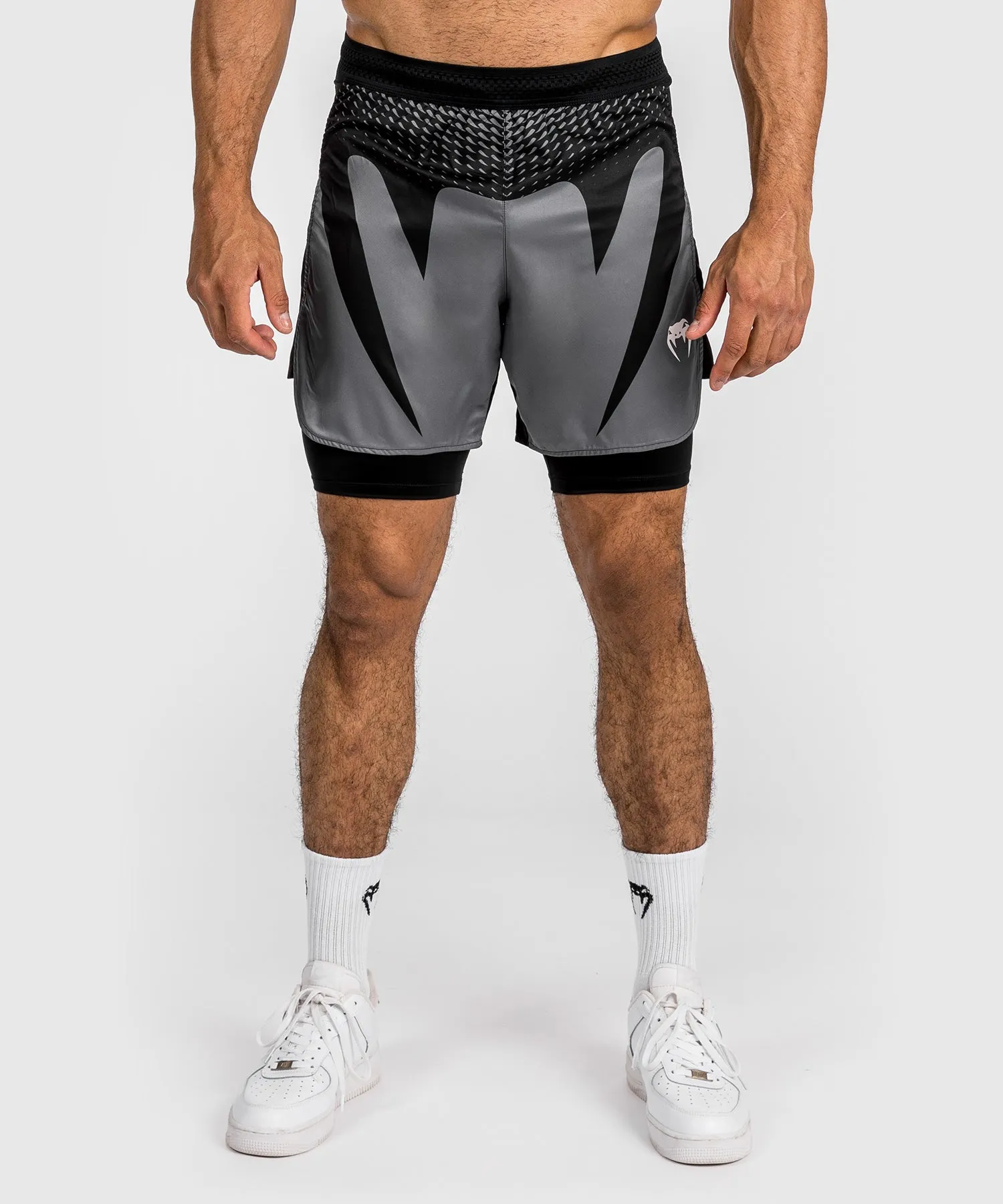 VENUM ATTACK PANTALONES CORTOS DE LUCHA PARA HOMBRE  NEGRO