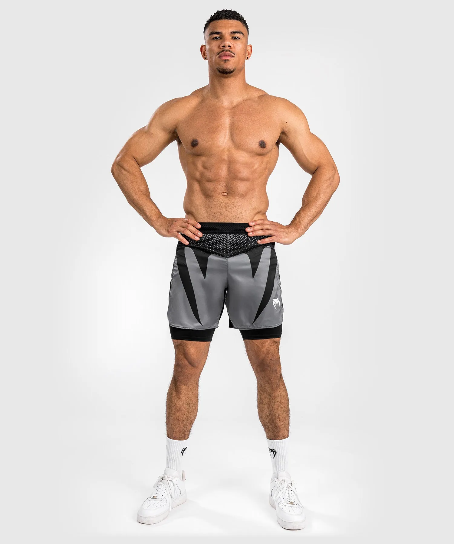 VENUM ATTACK PANTALONES CORTOS DE LUCHA PARA HOMBRE  NEGRO