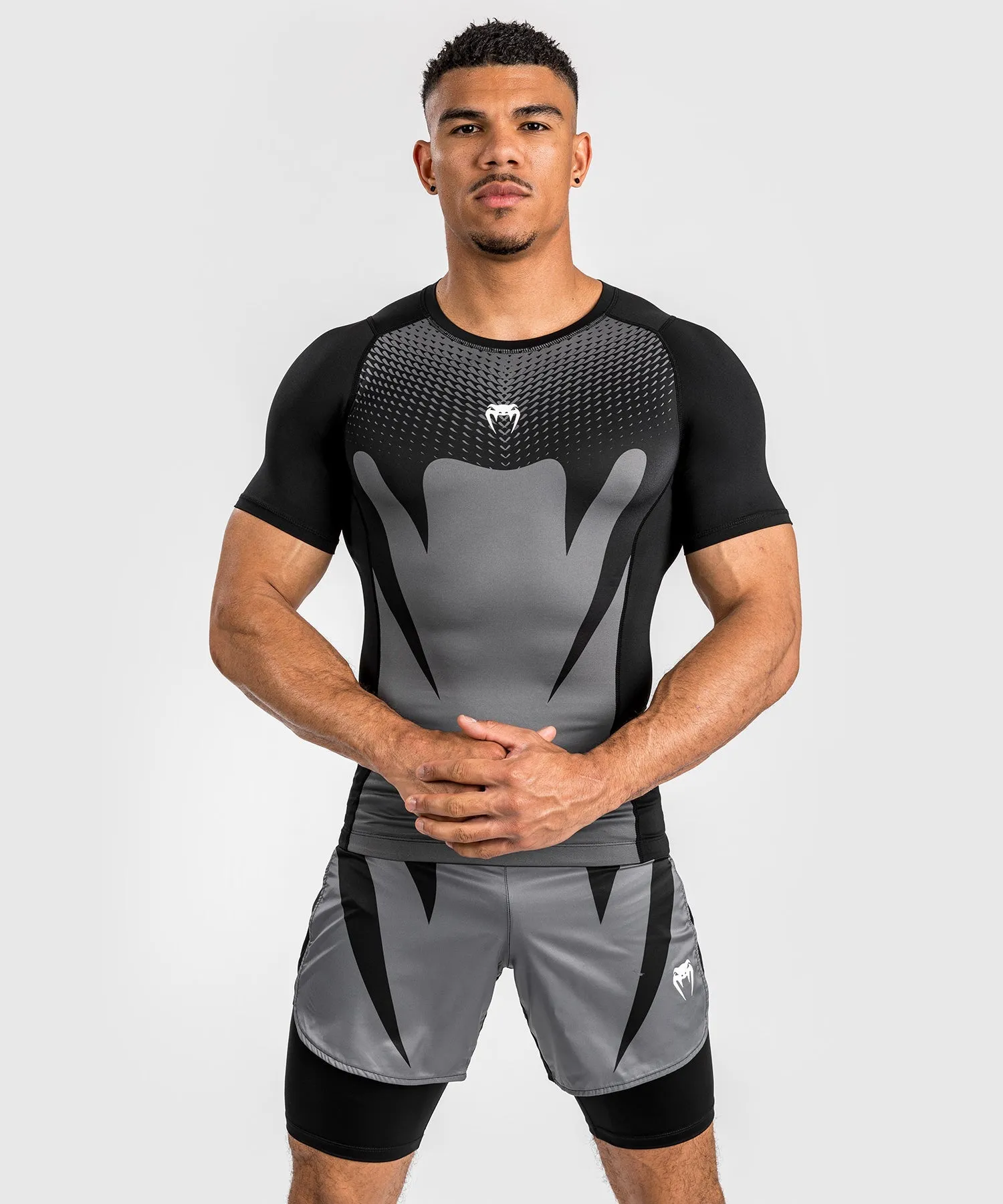 VENUM ATTACK RASHGUARD DE MANGA CORTA PARA HOMBRE  NEGRO/GRIS