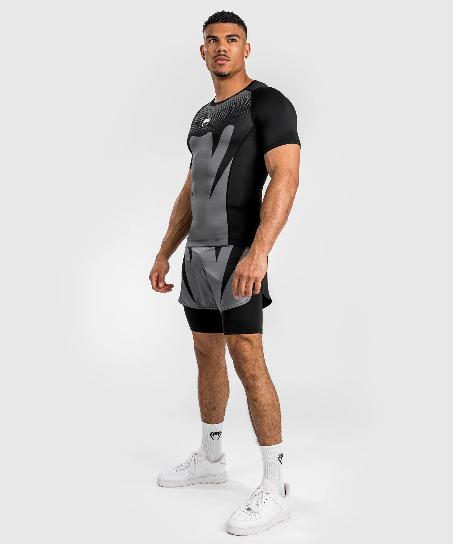 VENUM ATTACK RASHGUARD DE MANGA CORTA PARA HOMBRE  NEGRO/GRIS