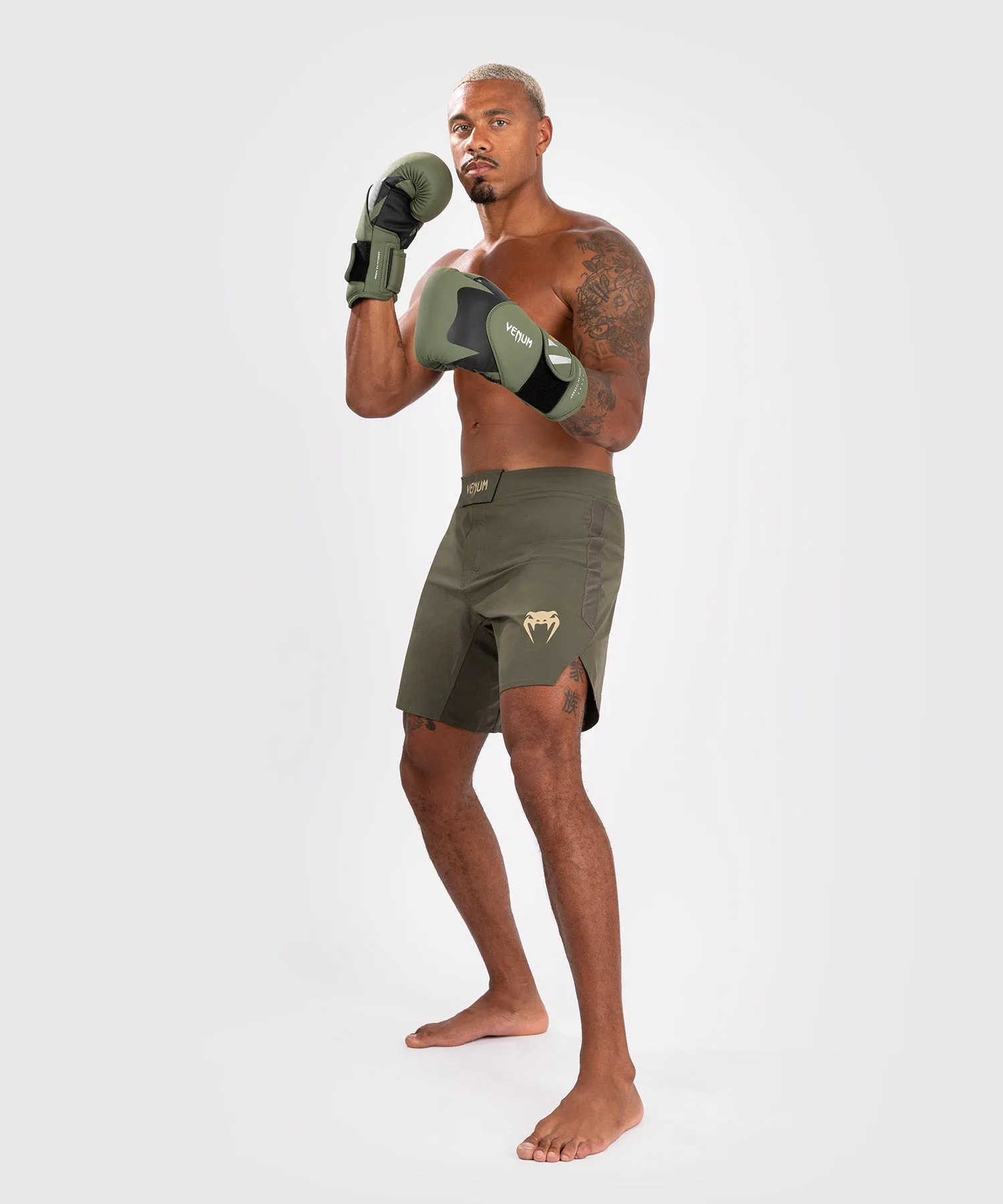 VENUM CONTENDER PANTALONES CORTOS DE LUCHA PARA HOMBRE  CAQUI